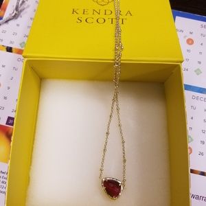 Kendra Scott necklace